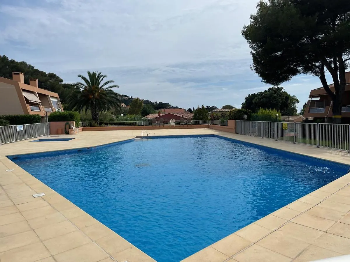 Appartement Le Pradet - Residence Piscine Tennis Bord De Mer - Bertrand Beatrice 0*,  France