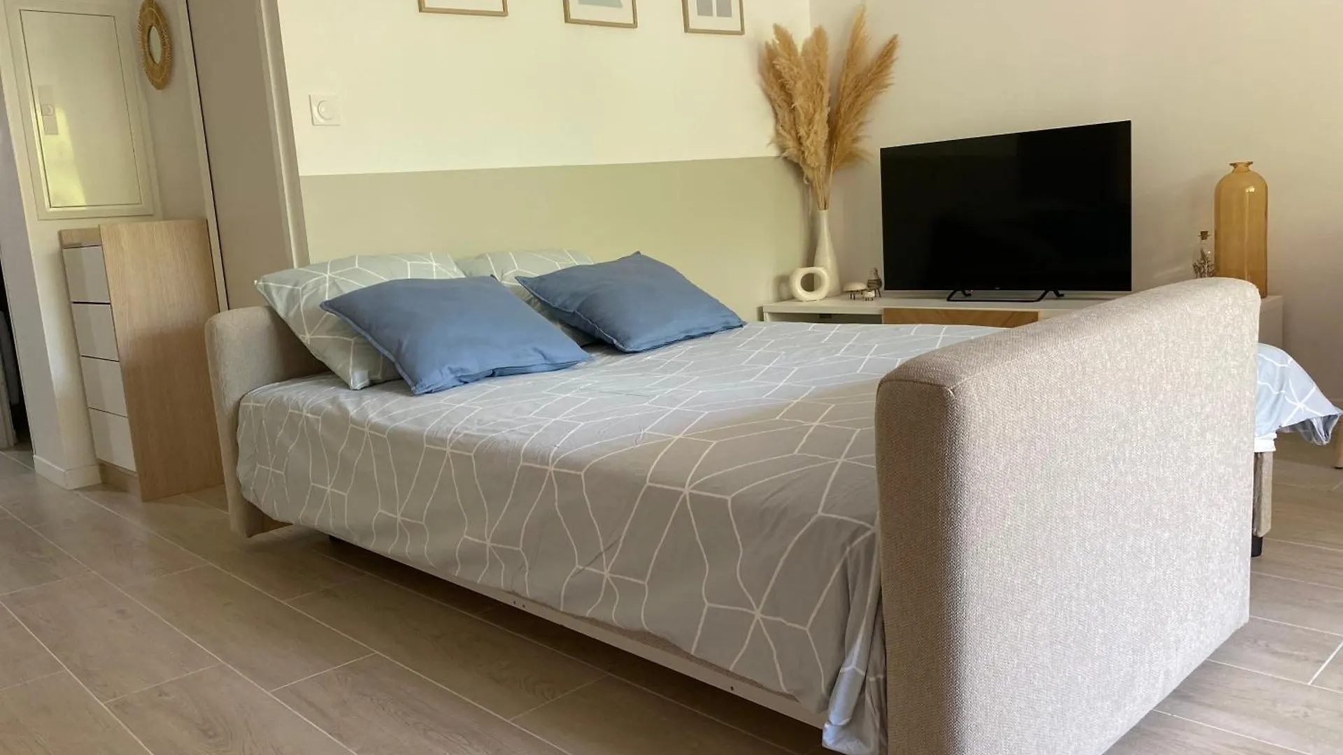 Apartment Appartement Le Pradet - Residence Piscine Tennis Bord De Mer - Bertrand Beatrice